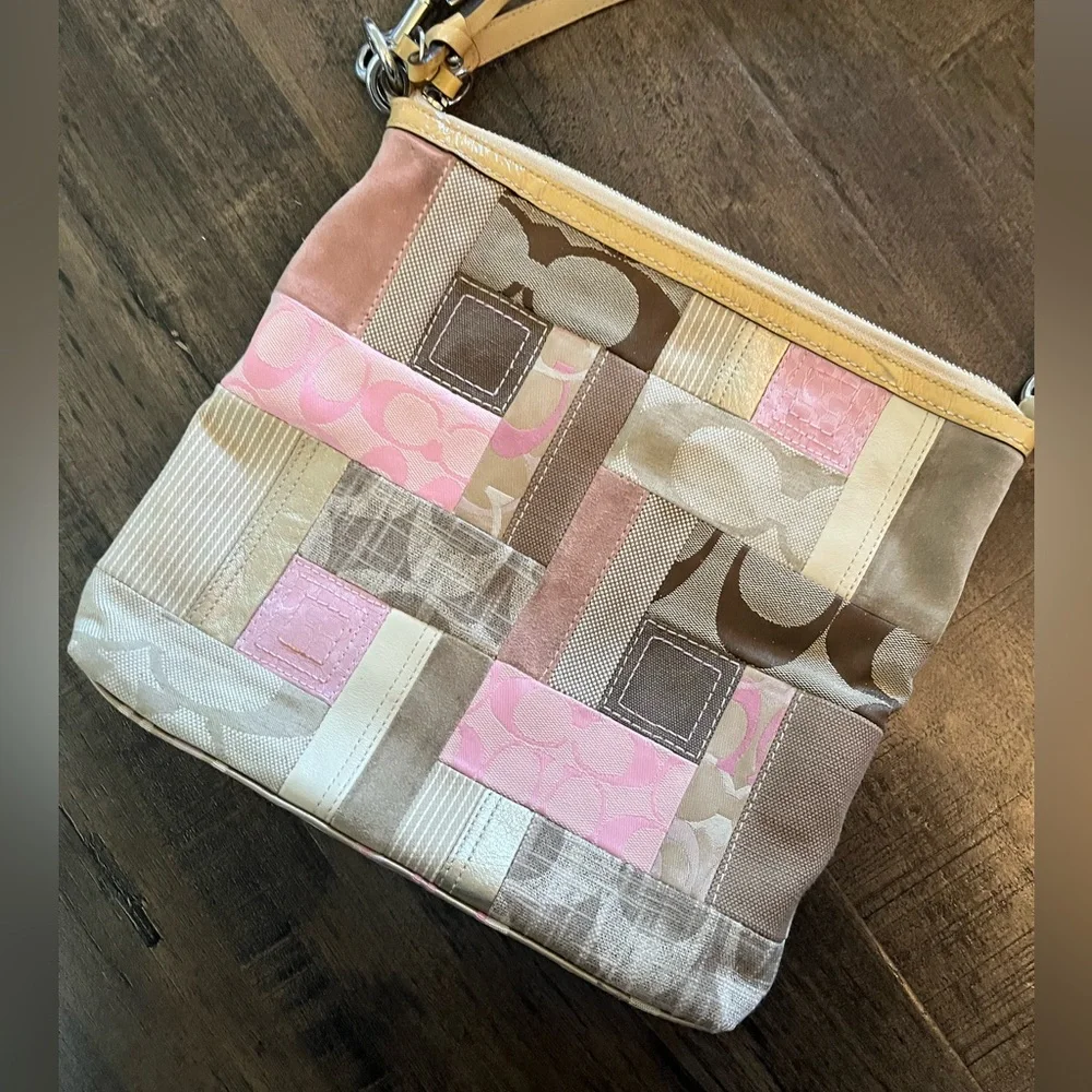 Y2K Coach | Patchwork Shoulder Bag - Picture 3 of 12